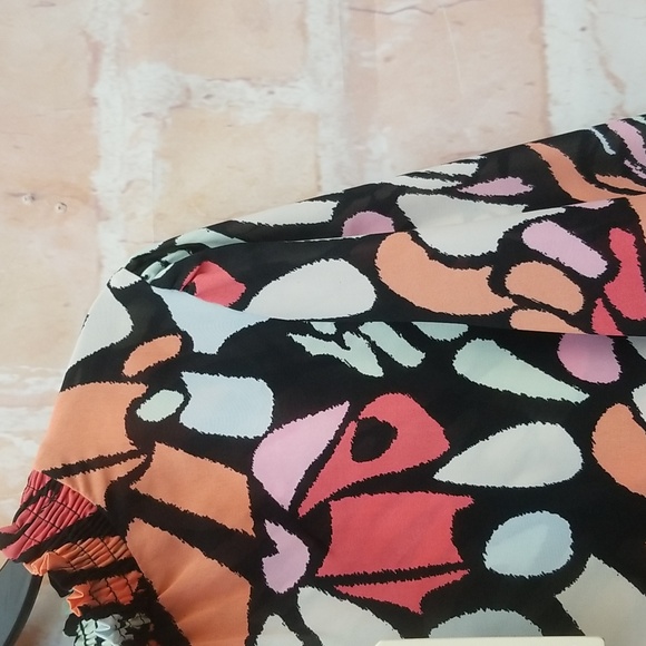 NWT Women's Jodifl Multicolor Abstract Print Women's Top Size Large - Picture 3 of 5